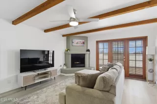 Photo #3: 6987326 Listing