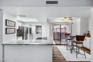 Photo #6: 6987493 Listing 