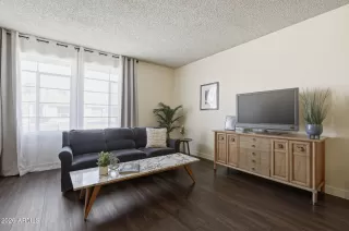 Photo #3: 6987506 Listing 