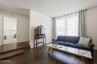 Photo #6: 6987506 Listing 