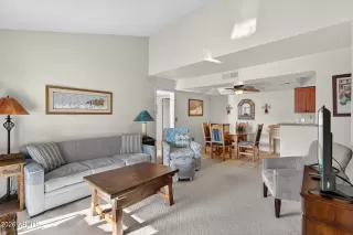 Photo #6: 6987550 Listing