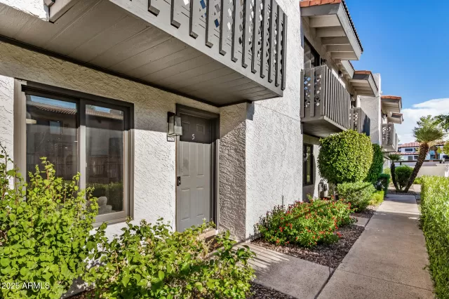 MLS: 6987556 Condo For Sale