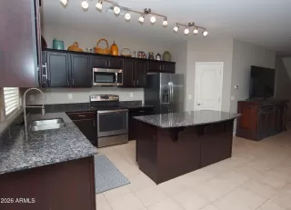 Photo #3: 6987688 Listing