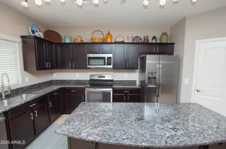 Photo #4: 6987688 Listing