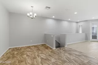 Photo #4: 6987701 Listing