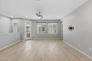 Photo #5: 6987701 Listing