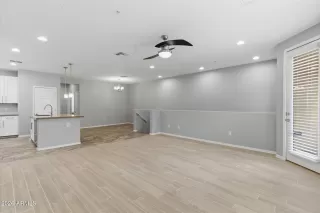 Photo #6: 6987701 Listing