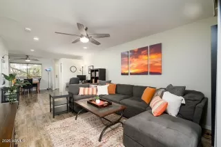 Photo #4: 6987735 Listing