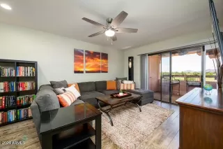 Photo #6: 6987735 Listing