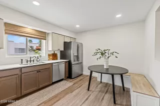 Photo #4: 6987736 Listing