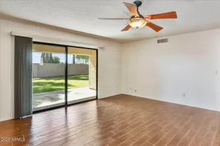 Photo #6: 6987776 Listing 