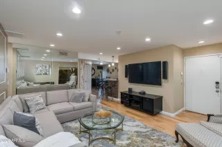 Photo #2: 6987880 Listing 