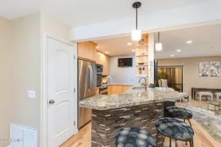 Photo #4: 6987880 Listing 