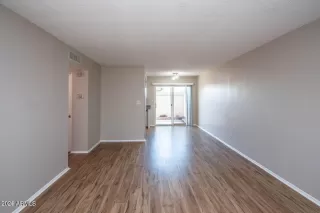 Photo #5: 6987916 Listing 