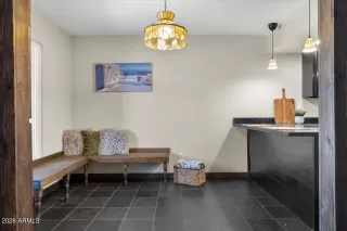 Photo #5: 6987921 Listing