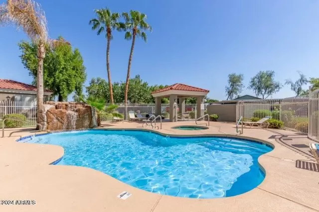 MLS: 6988005 Condo For Sale