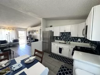 Photo #5: 6988012 Listing 