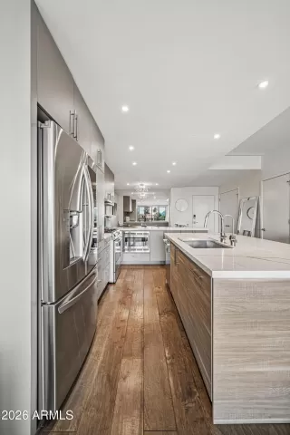 Photo #4: 6988141 Listing 