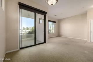 Photo #5: 6988329 Listing