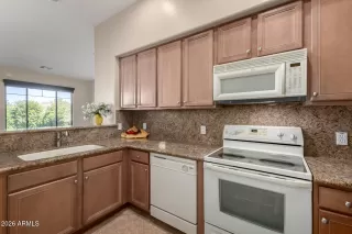 Photo #6: 6988329 Listing