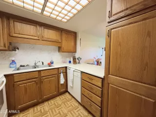 Photo #4: 6988431 Listing