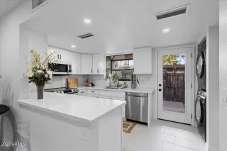 Photo #6: 6988523 Listing 