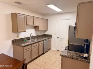 Photo #5: 6988695 Listing