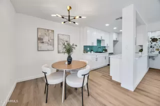 Photo #5: 6988785 Listing 