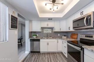 Photo #5: 6988912 Listing