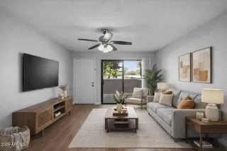 Photo #5: 6989349 Listing