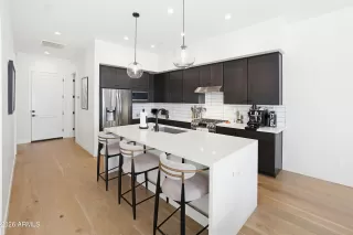 Photo #2: 6989843 Listing