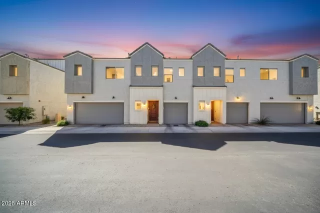 MLS: 6989889 Condo For Sale