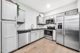 Photo #5: 6989889 Listing 