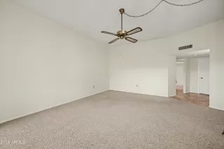 Photo #4: 6990030 Listing