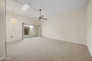 Photo #5: 6990030 Listing