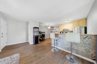 Photo #5: 6990233 Listing 