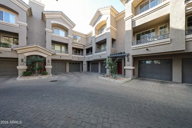 MLS: 6990333 Condo For Sale