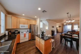 Photo #6: 6990333 Listing