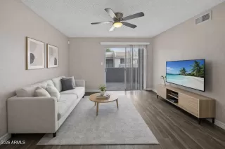 Photo #2: 6990584 Listing 