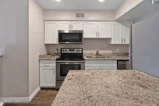 Photo #4: 6990584 Listing 