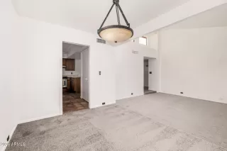 Photo #6: 6990610 Listing 