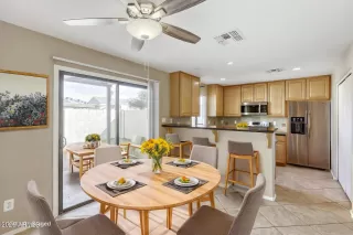 Photo #4: 6990665 Listing