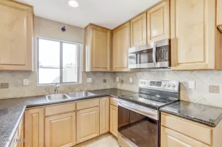 Photo #6: 6990665 Listing