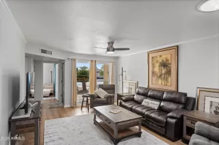Photo #4: 6990673 Listing