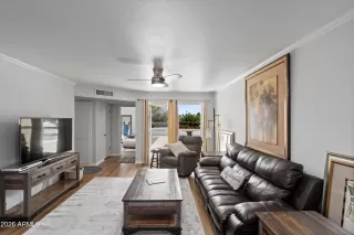 Photo #5: 6990673 Listing