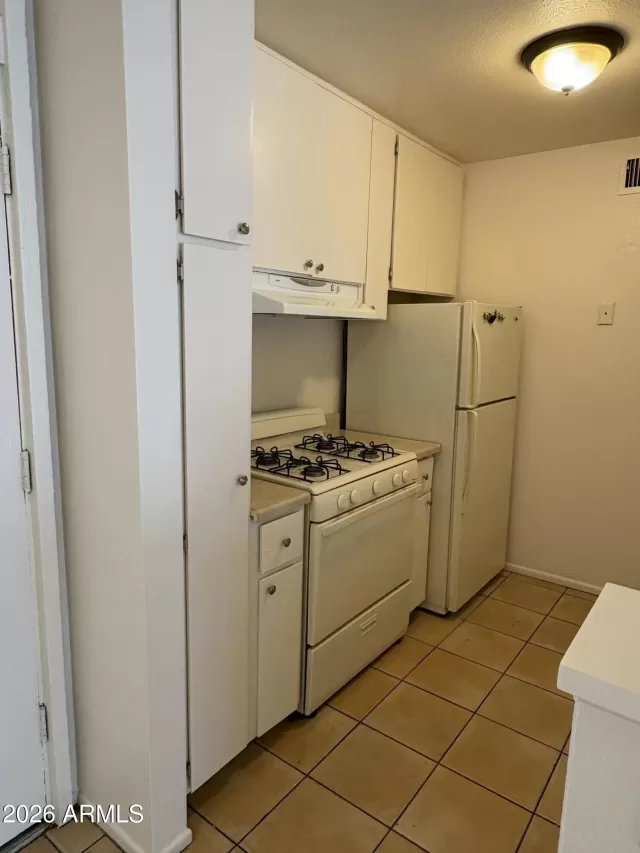 MLS: 6990693 Condo For Sale