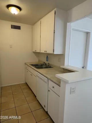 Photo #4: 6990693 Listing 