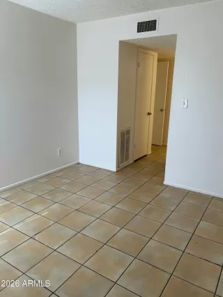 Photo #6: 6990693 Listing 