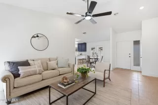 Photo #5: 6990716 Listing 