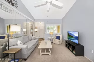 Photo #5: 6990860 Listing 